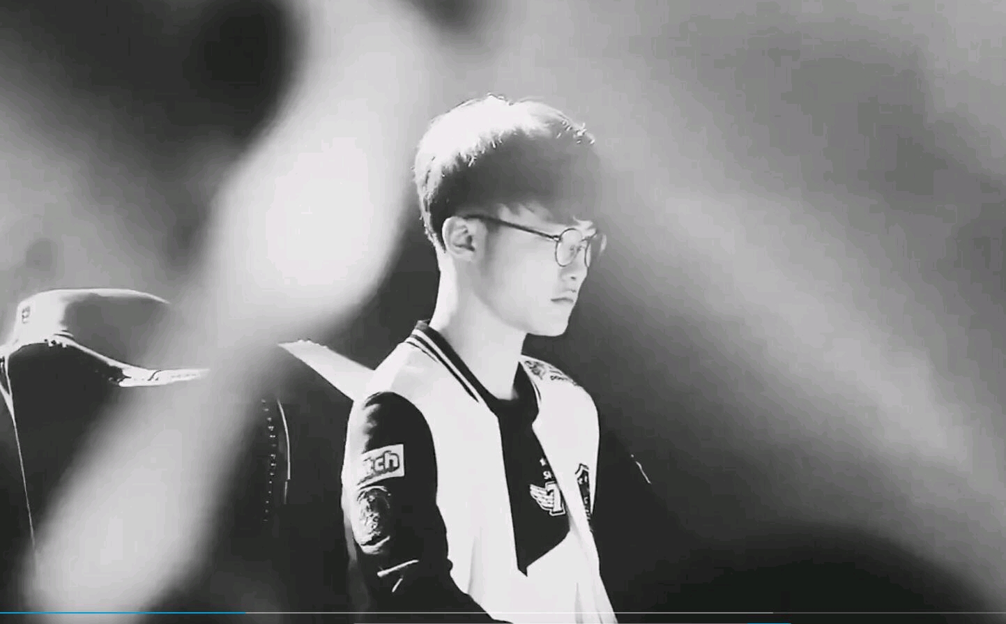 LNG Esports 和 FunPlus Phoenix 在 LPL Split 2 2025 中取得胜利