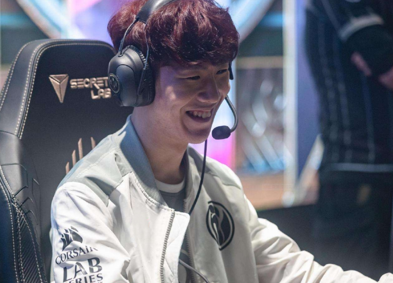 刚被曝光就出事？Jackeylove绯闻女友陷争议